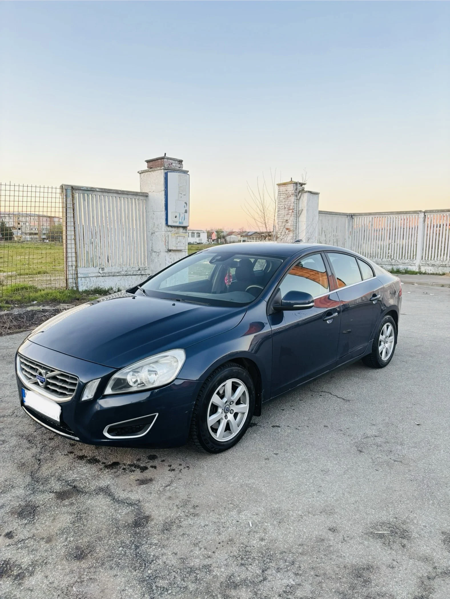 Vând Volvo S60